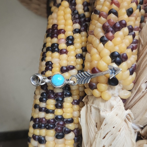 Adorable NWOT Native American Navajo Turquoise & Sterling Arrow Pendant 🩵🏹🎁 - Picture 9 of 13